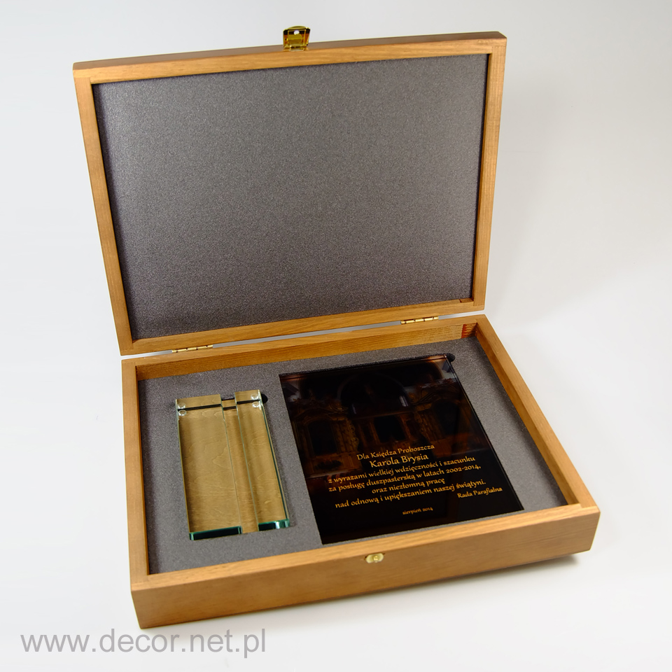 Statuetka - Prezent dla Proboszcza - Pamiątka od Parafian - pudełko